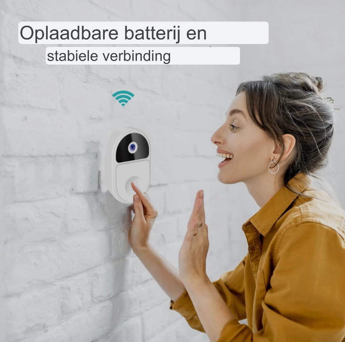 Campanello video wireless bianco sulla parete con donna che lo tocca