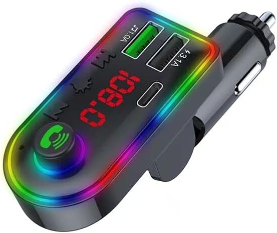 Adattatore FM Bluetooth per auto con display rosso e due porte USB verdi, bordo RGB