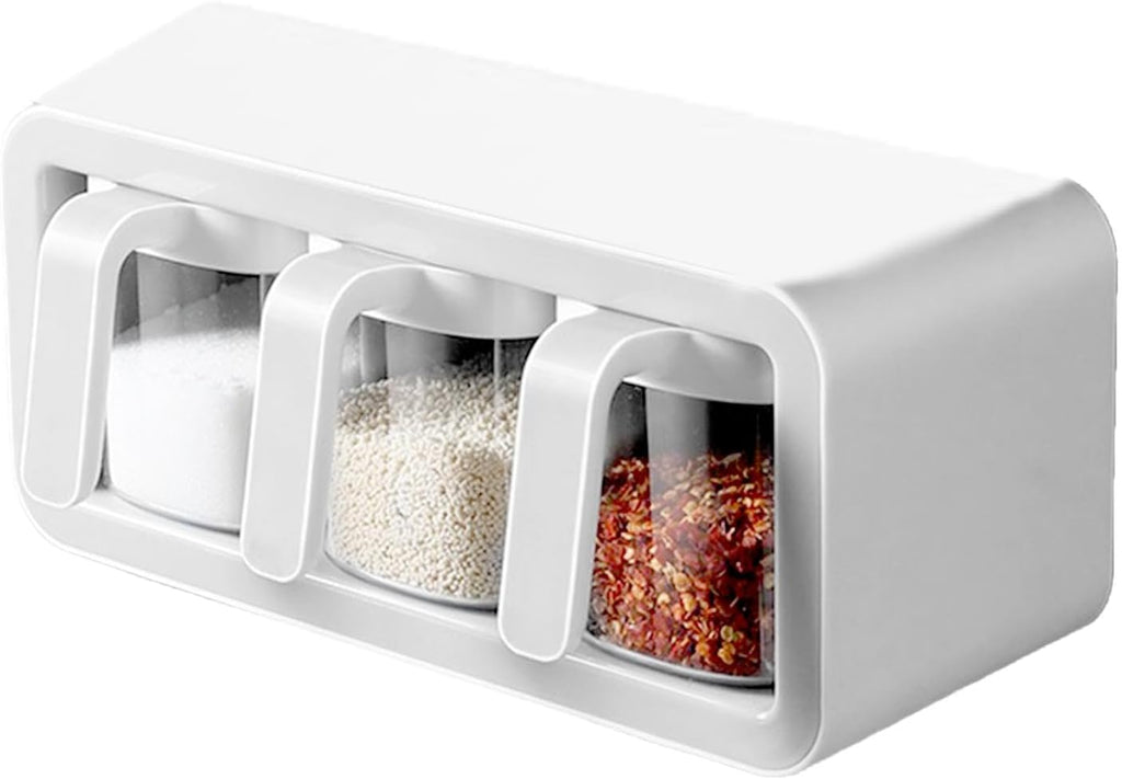 Organizzatore salvaspazio con 3 griglie e vaschette interne con alimenti, bianco e grigio.