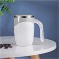 Tazza automescolante bianca con manico e coperchio