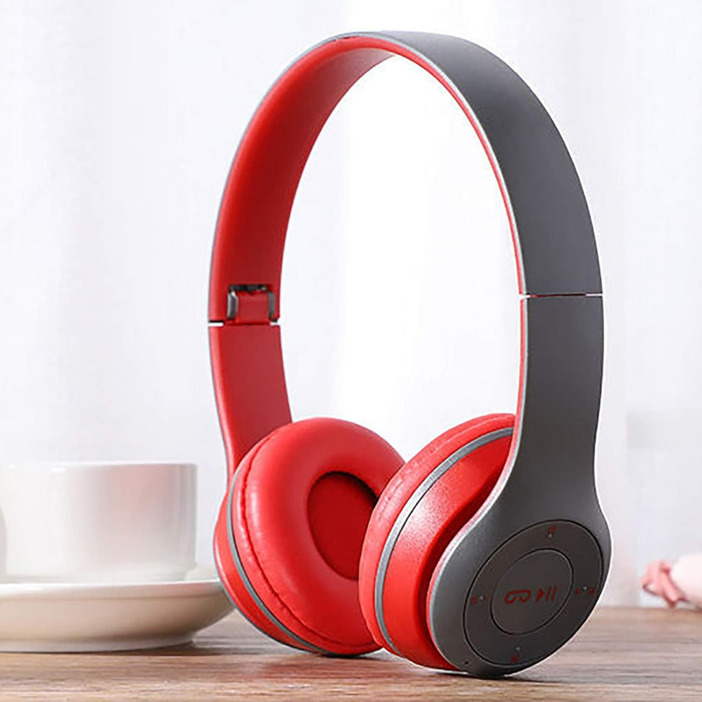 Cuffie wireless P47 rosse con pad auricolari rossi e base nera