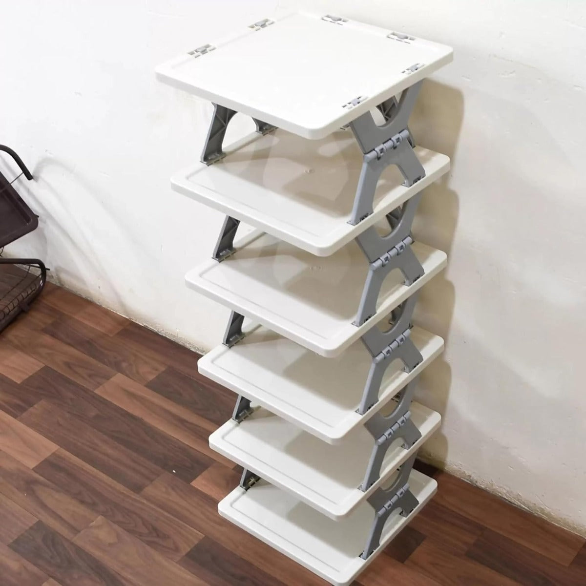 Scarpiera verticale in plastica bianca a 6 ripiani, vista laterale