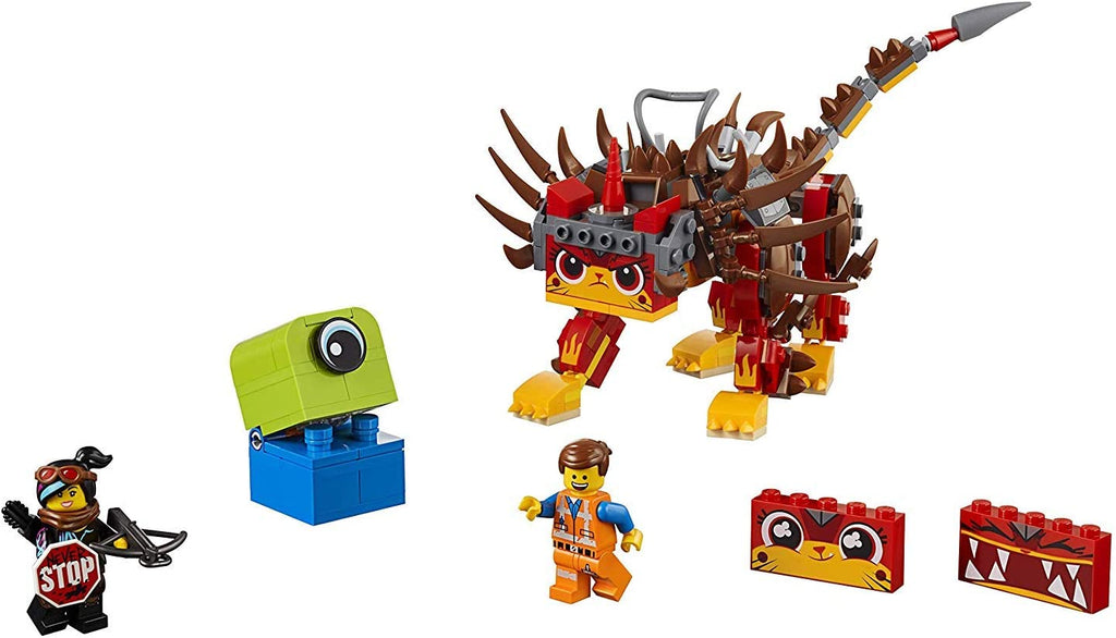 Robot rosso LEGO con personaggi inclusi, testa verde e accessori 'STOP'