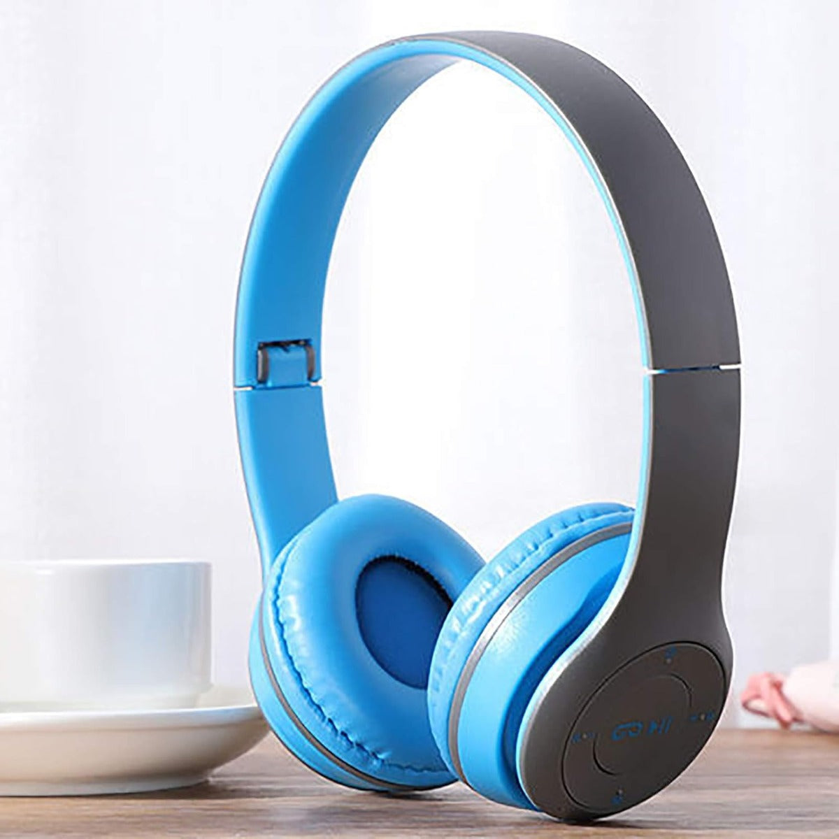 Cuffie wireless P47 blu con pad auricolari blu e base nera