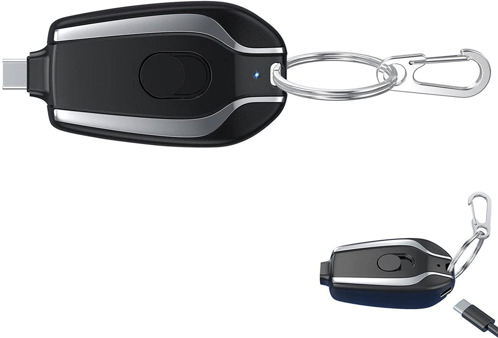 Power bank mini nero con attacco portachiavi e connettore USB‑C, vista laterale