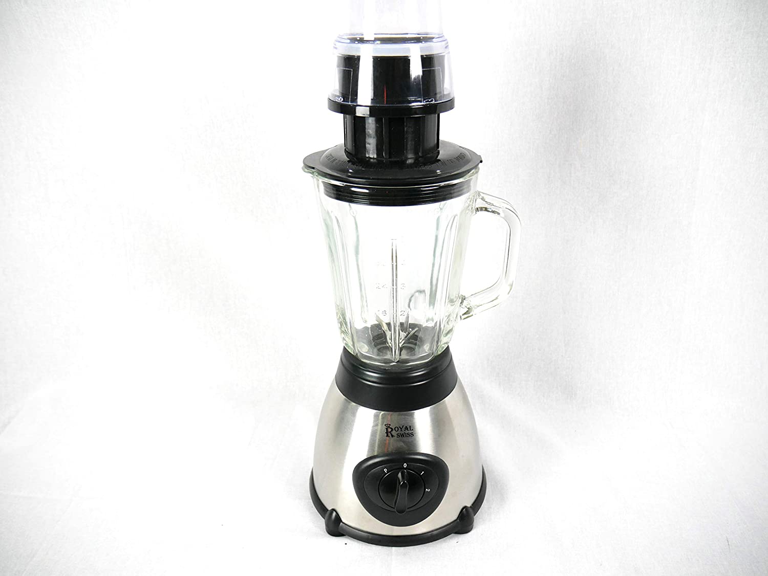 Frullatore multifunzione con caraffa trasparente e coperchio nero sulla base inox