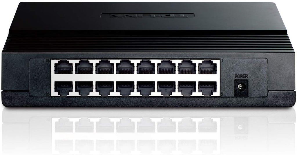 Switch TP-Link desktop con 16 porte RJ45 e presa alimentazione frontale