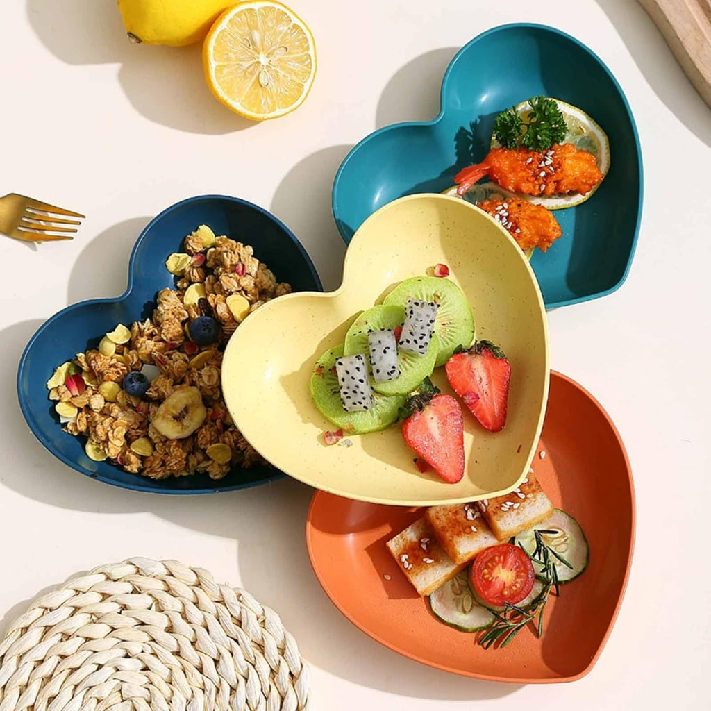 Set di ciotole cuore in plastica con frutta e pane: blu, giallo e arancione