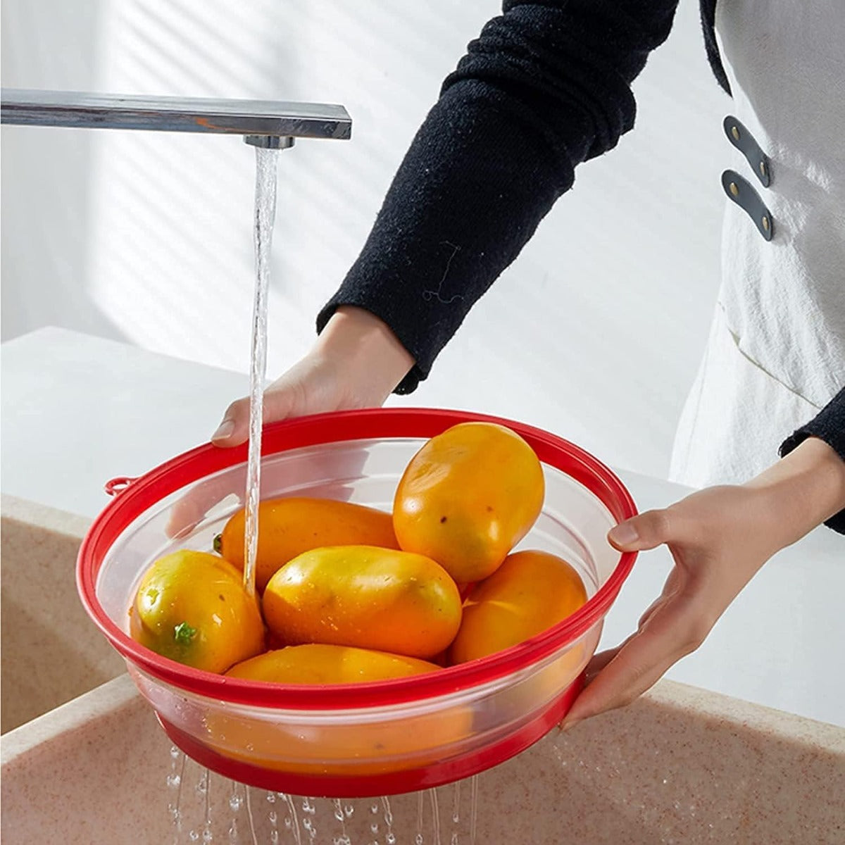 Coperchio anti-spruzzi microonde rosso con base trasparente forata