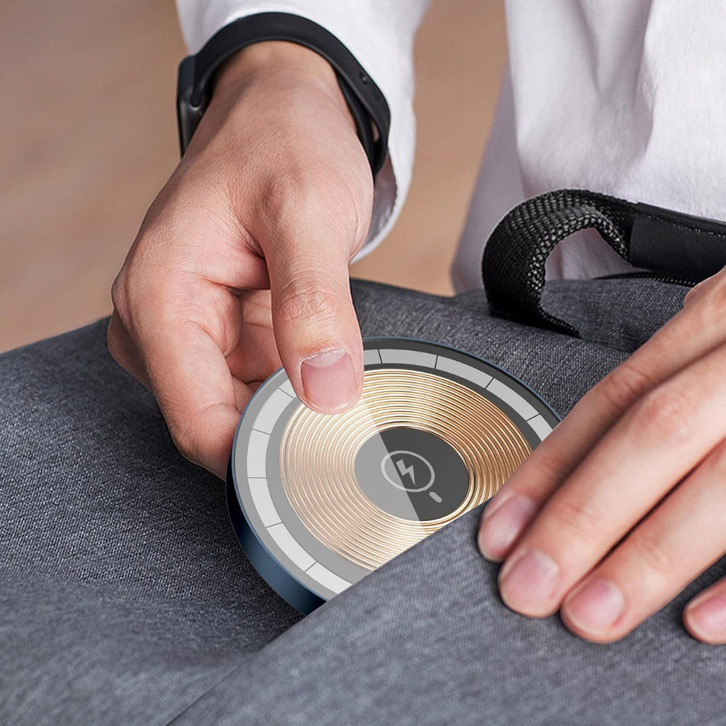 Caricabatterie wireless magnetico con piastra circolare posizionata a mano