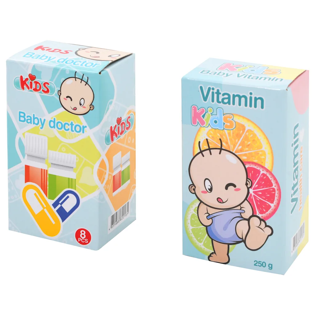 Scatole gioco medico bambini con etichette “Baby doctor” e “Vitamin Kids”