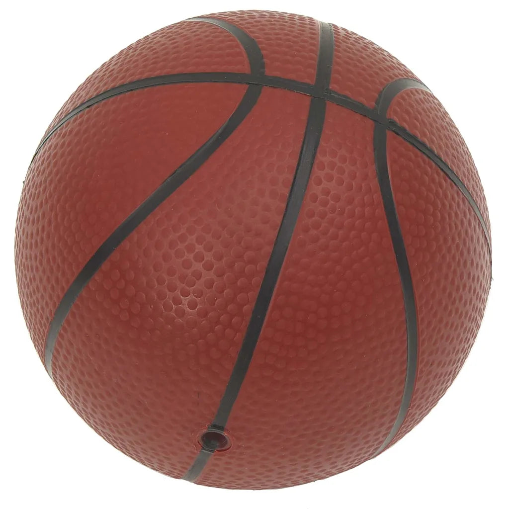 Pallone da basket rosso con texture e strisce nere in rilievo.