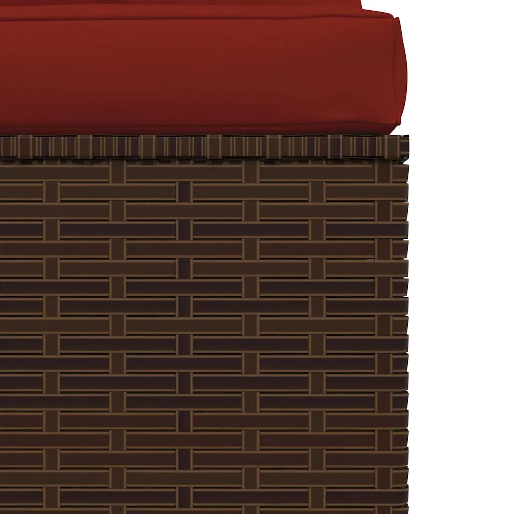 Lato in polyrattan marrone intrecciato con bordo del cuscino rosso