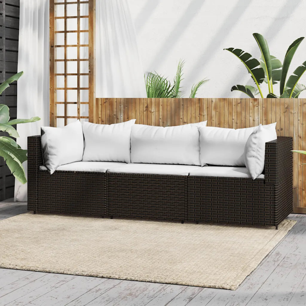 Set divano da giardino in polyrattan marrone con cuscini bianchi, 3 posti