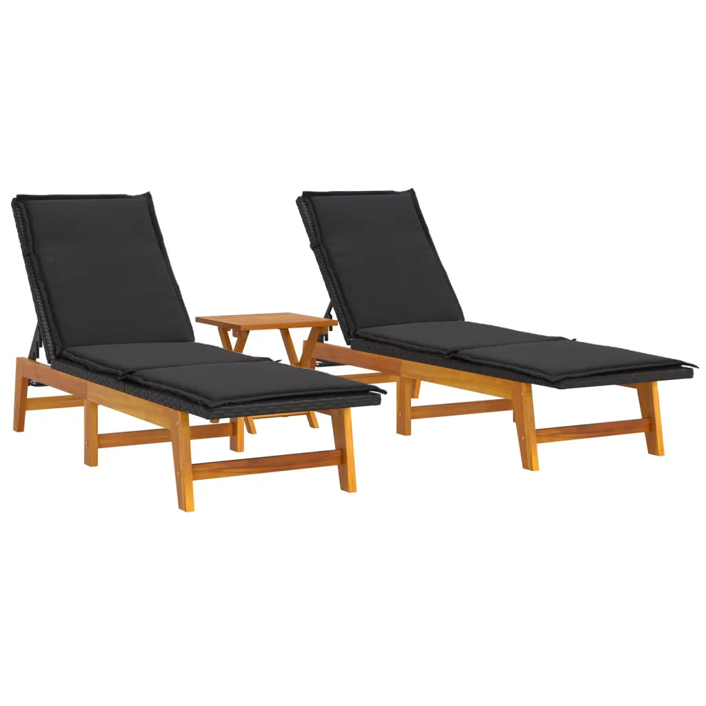 Set di due lettini da giardino con cuscini neri e struttura in legno