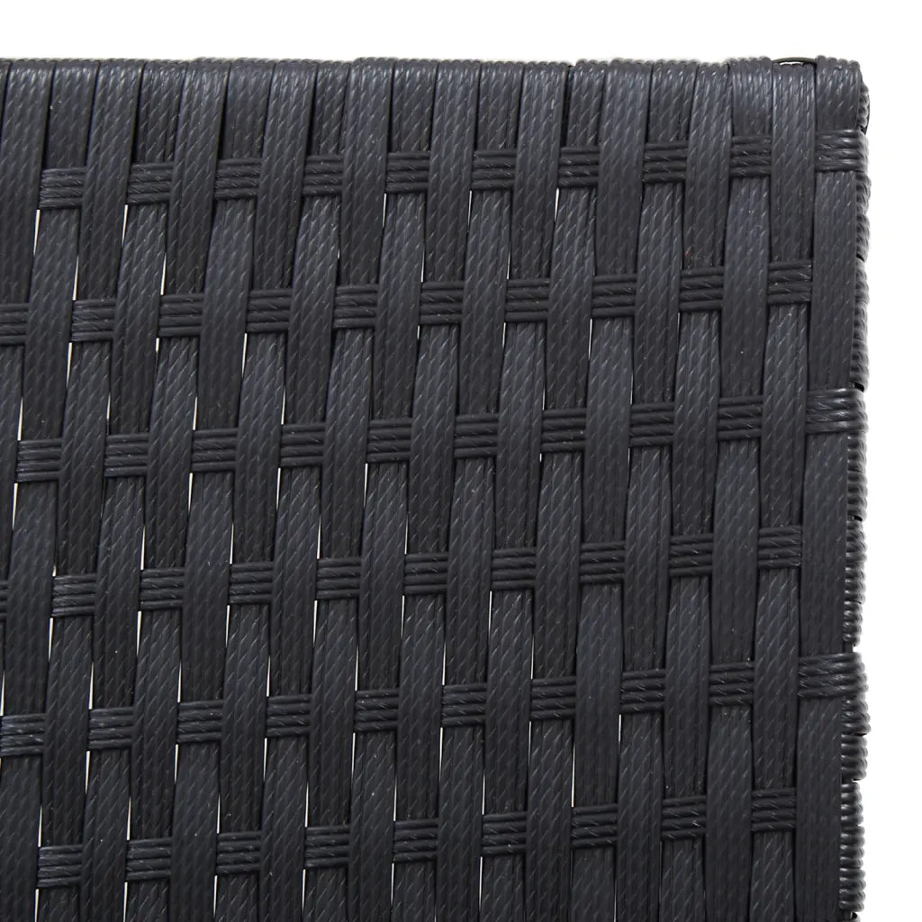 Dettaglio tessitura in polyrattan nero intrecciato su pannello del lettino