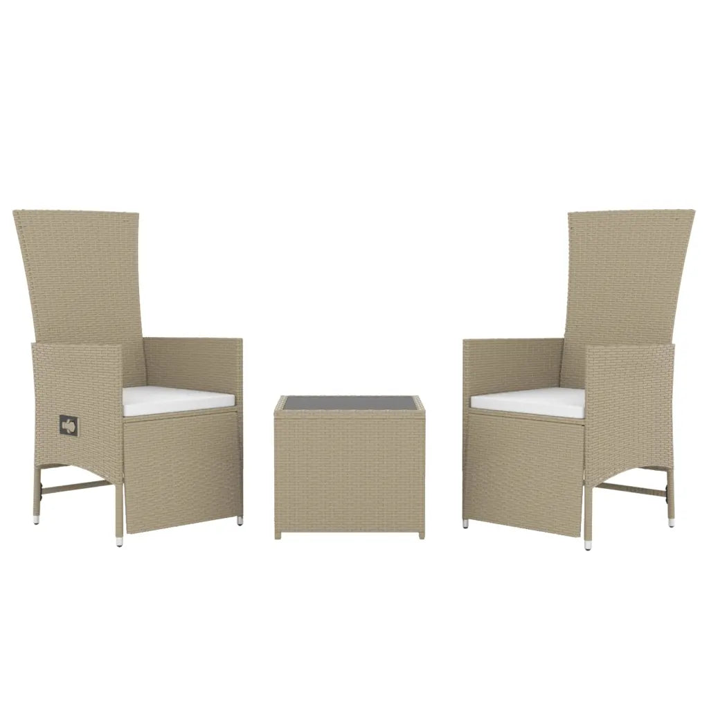 Set mobili da giardino in polyrattan beige: poltrone con cuscini bianchi e tavolino