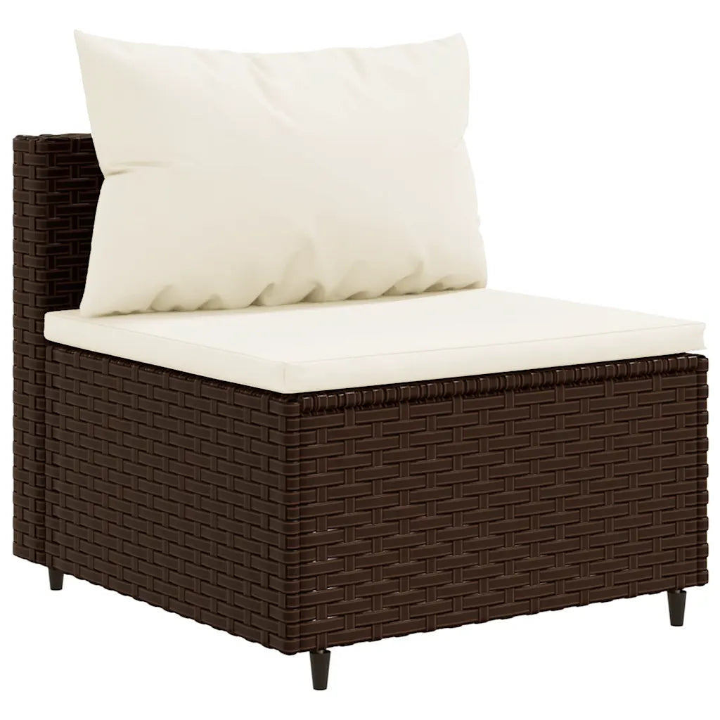 Poltrona in polyrattan marrone con cuscino e cuscini bianchi