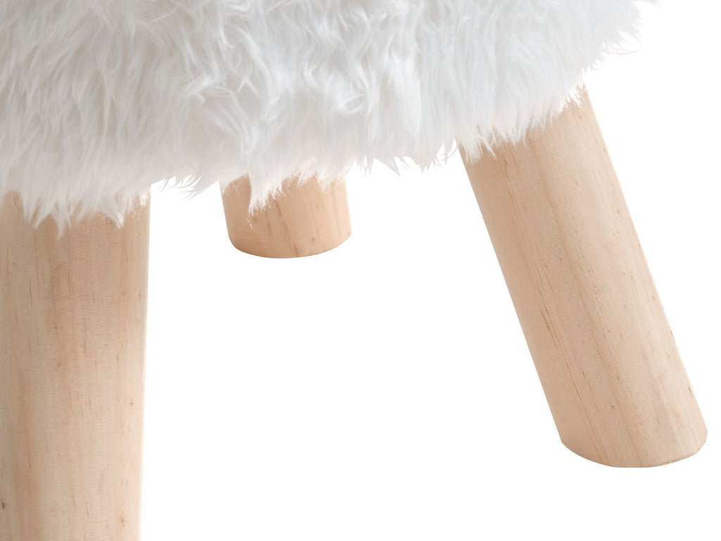 Sgabello pouf in similpelliccia bianca con gambe in legno visibili