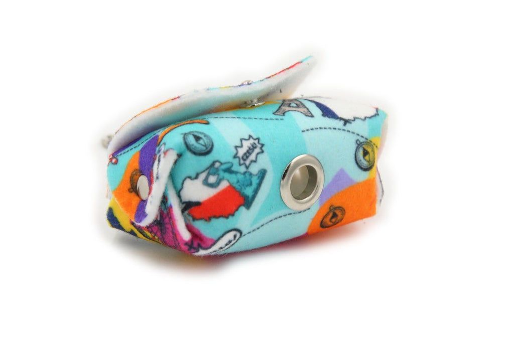 Dispenser sacchetti per cani da viaggio, in tessuto multicolore con occhiello metallico
