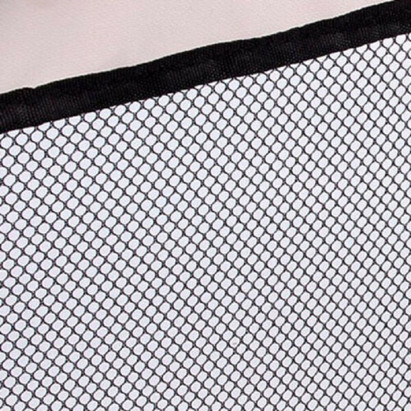 Pannello in rete per cuccia pieghevole con bordi neri, trama a maglia fitta