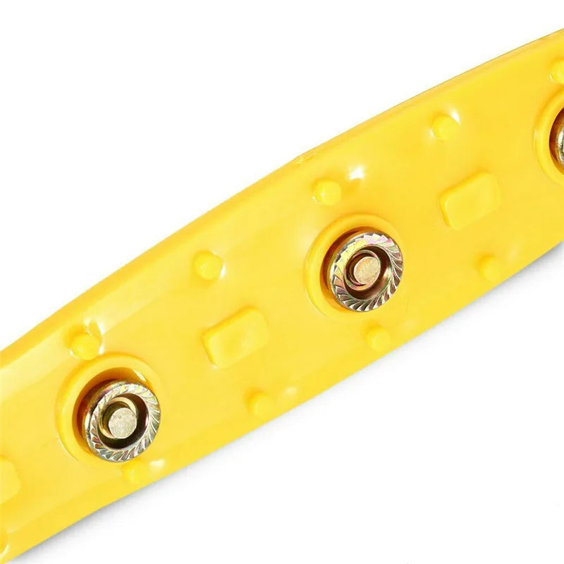 Barra della catena da neve gialla con inserti metallici e fori di fissaggio