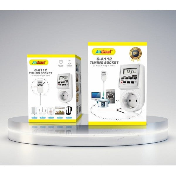 Presa timer programmabile bianca con display LCD e pulsanti di programmazione