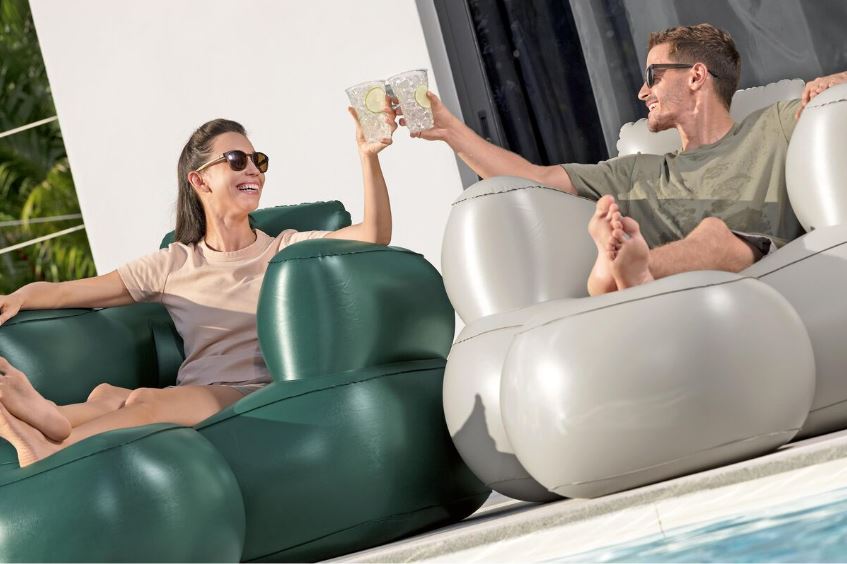 Poltrona Gonfiabile con Poggiapiedi – Design Ergonomico, Superficie Vellutata, Facile da Gonfiare e Trasportare