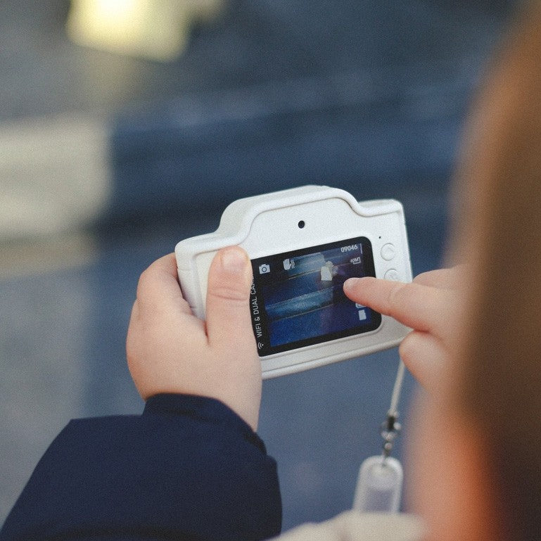 Fotocamera per bambini bianca con schermo e laccio