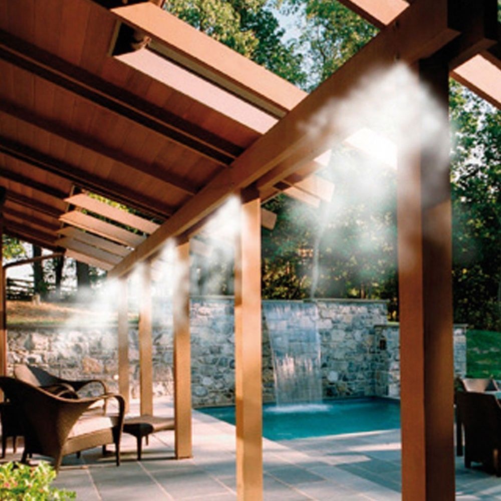 Nebulizzatore ad acqua: spruzzo fine sotto pergola da giardino