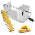 Affetta patate spirale manuale con base metallica e manovella; patate a spirale su stecchi.