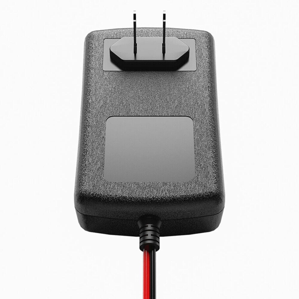 Caricabatterie auto nero con presa posteriore a due pin