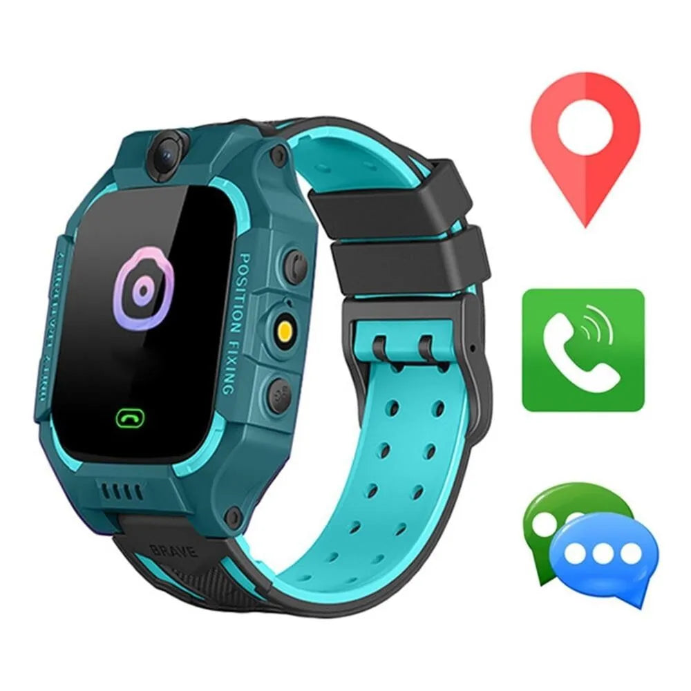 Orologio smart per bambini azzurro con cinturino forato e pulsante laterale, schermo nero