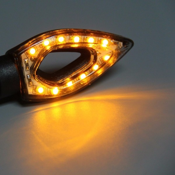 Indicatore direzione 12 LED a freccia con luce arancione accesa, lente trasparente