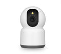 Telecamera IP Wi‑Fi bianca con cupola, obiettivo e sensore IR, design a sfera