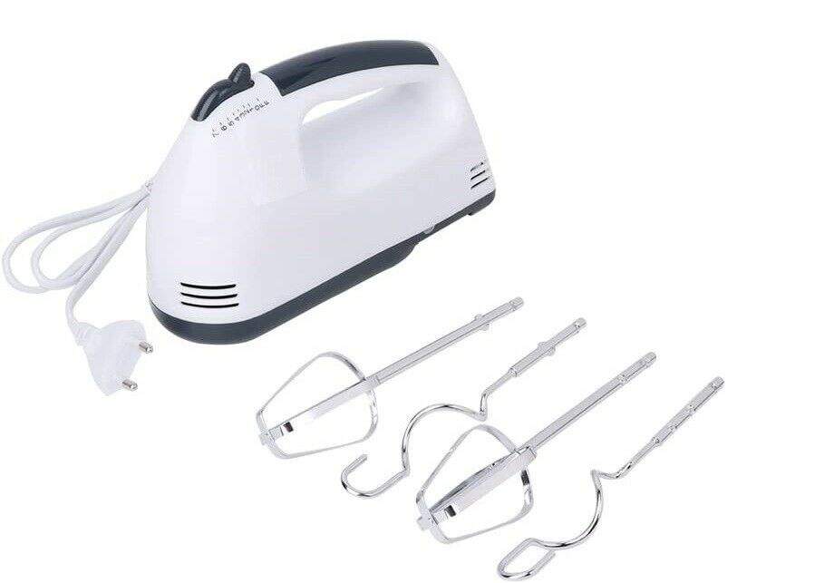 Frullatore elettrico bianco con fruste in acciaio e cavo, attrezzi inclusi