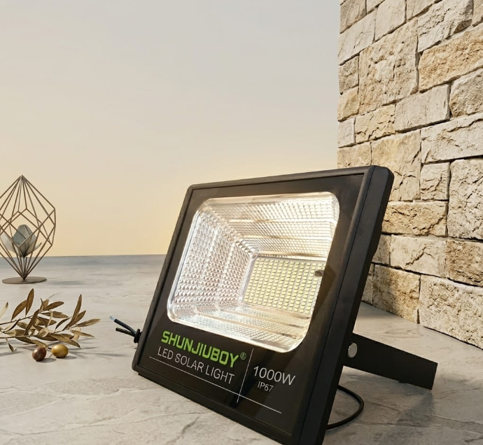 Faro LED Solare 1000W IP67 con Batteria 16000mAh e Telecomando Wireless
