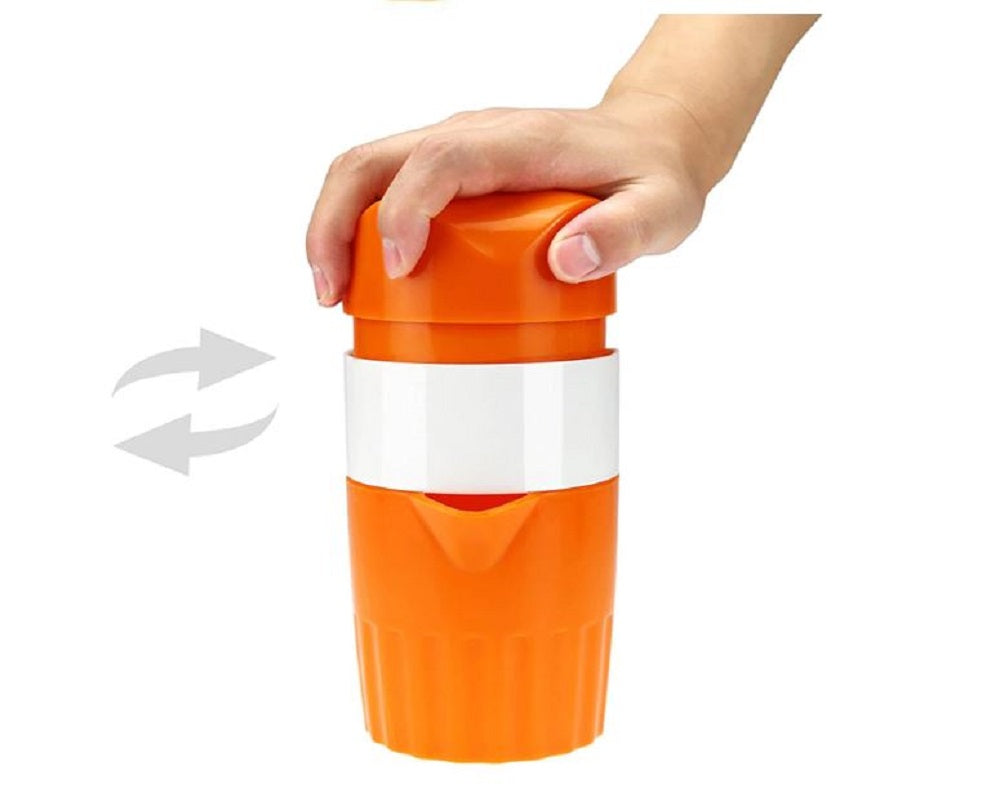 Spremiagrumi manuale arancione con parte superiore premuta e base