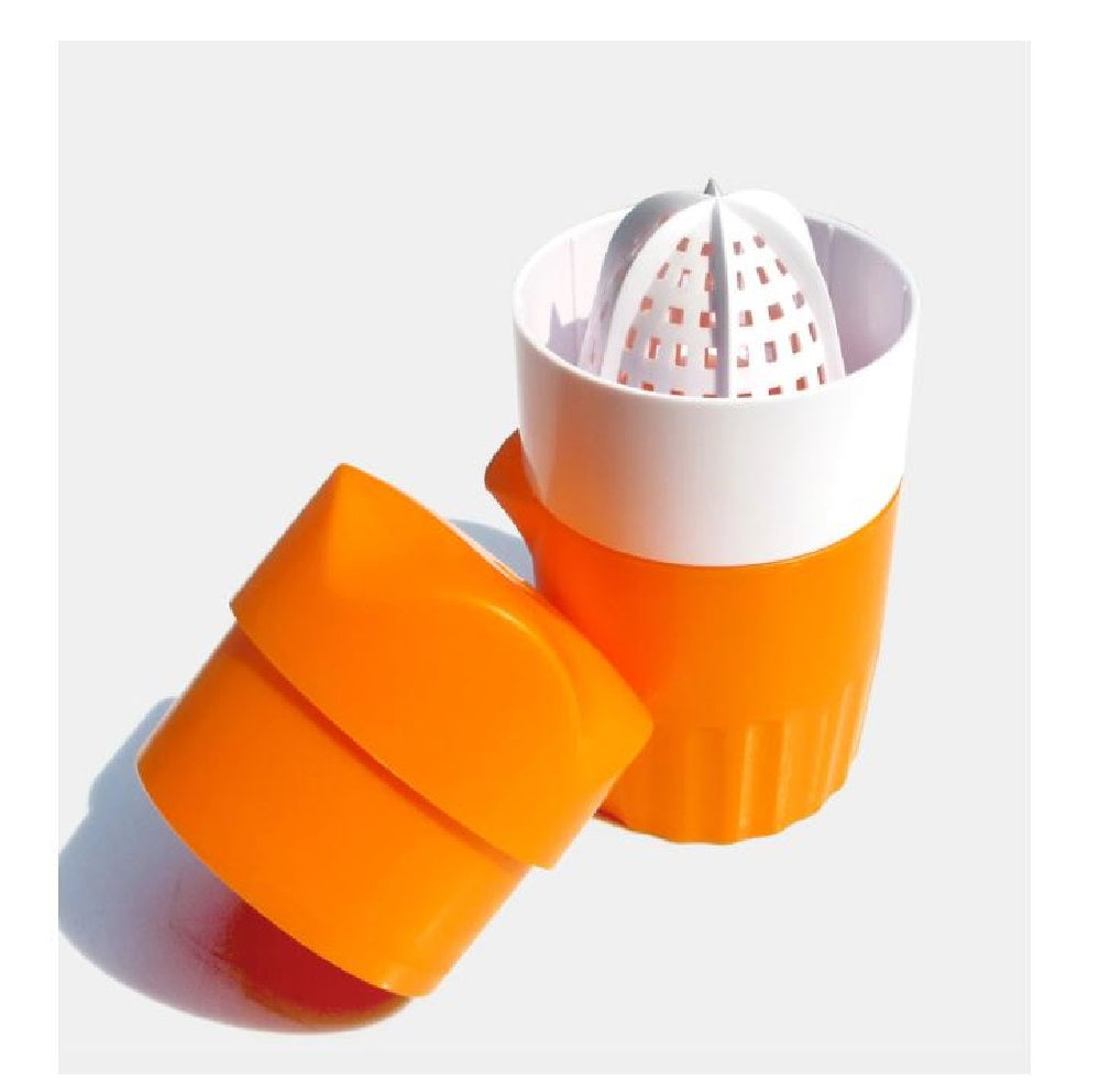 Spremiagrumi manuale arancione con filtro bianco a fori e supporto